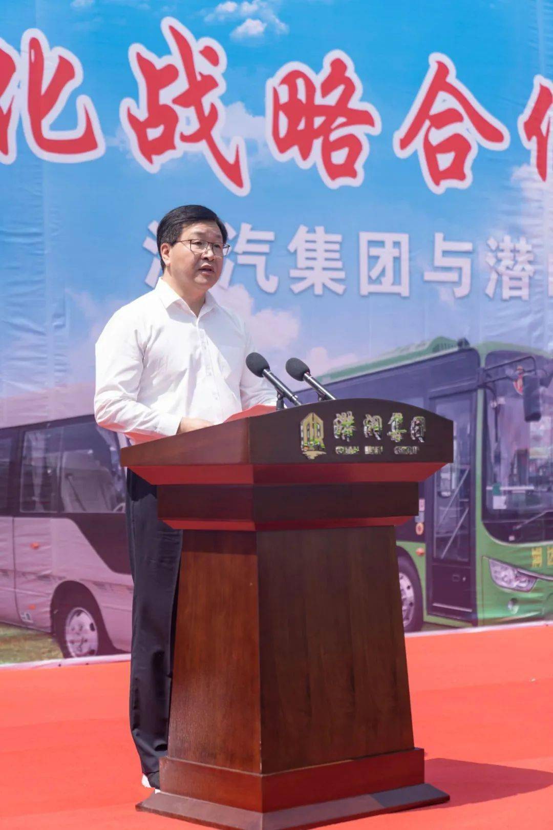 潜山市在公共交通,公务用车等领域积极支持省产汽车的发展,在公安