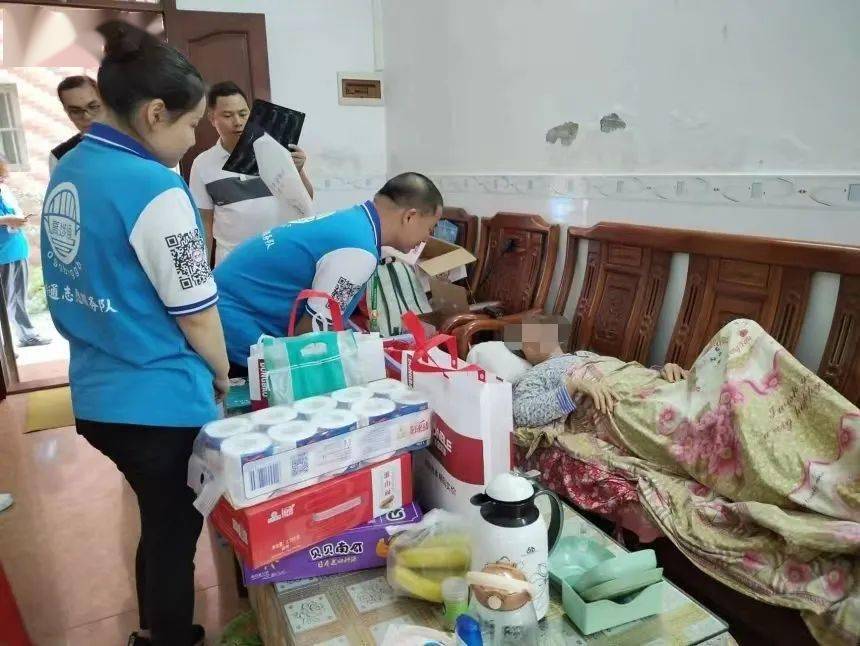 一批】【东宝床垫余总赞助纸巾盒雨伞一批】【黄丽芳女士赞助大米8包