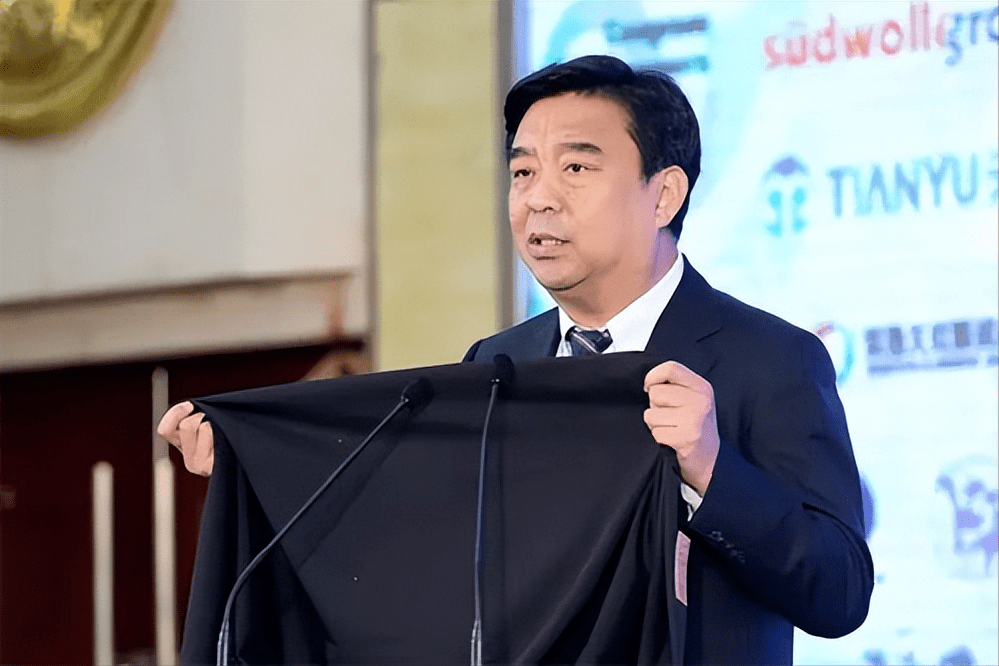 号称做中国本土lv,曾给爱马仕供货,邱亚夫为何如今成老赖?