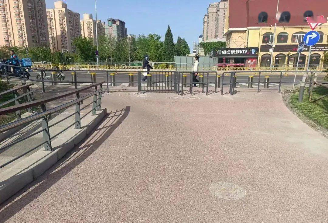 经过前期踏勘,在朝阳公园桥,麦子店街桥,燕莎四季酒店等地安装20个回