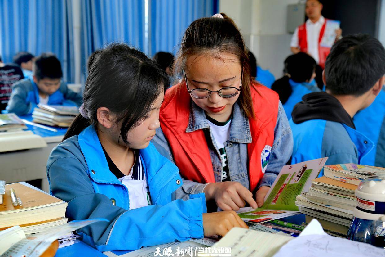 黔西甘棠中学图片