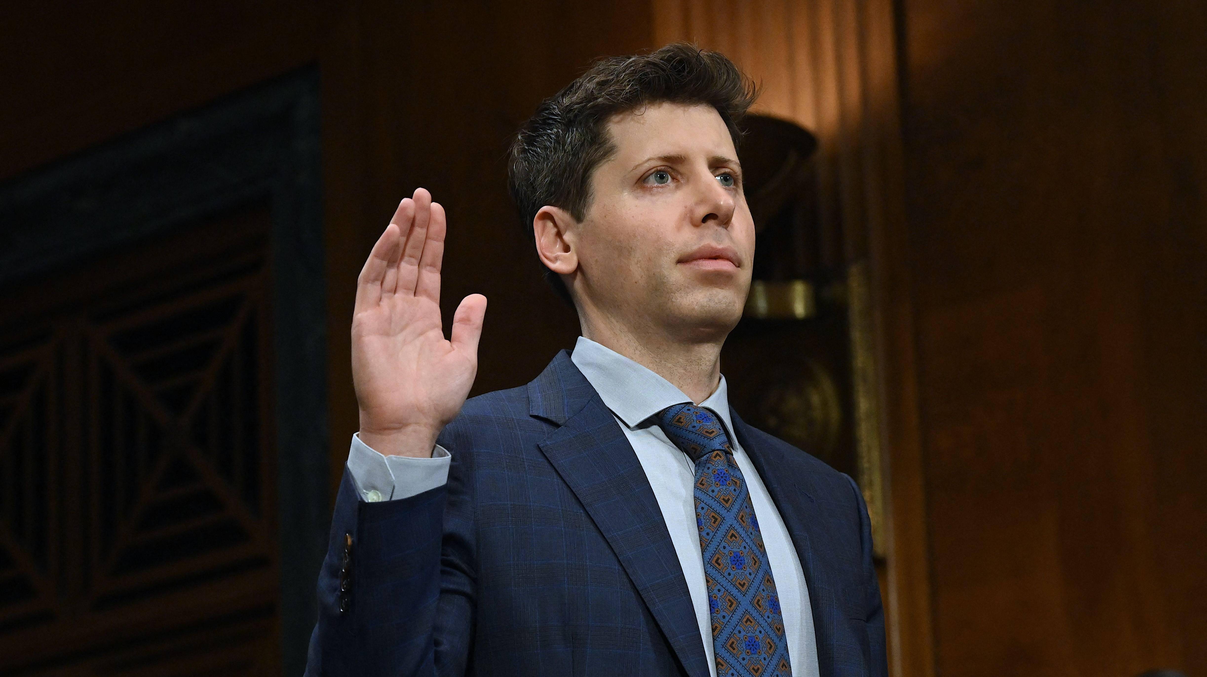 这样的美国国会听证会堪比残酷真人秀,从比尔·盖茨,扎克伯格,到tik