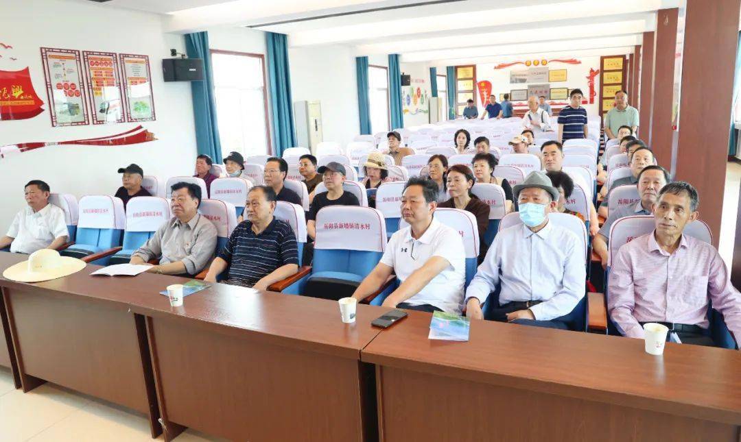 市政协党组成员,秘书长李冯波,张治雄,白尊贤等50多名老同志,市政协副
