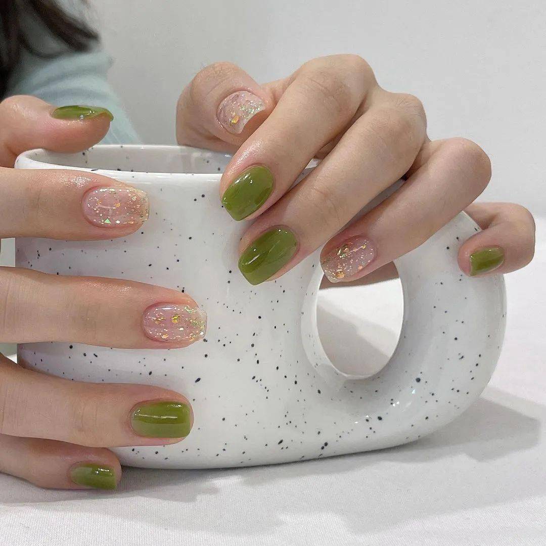 春夏氛围感绿色系美甲,清新又显白
