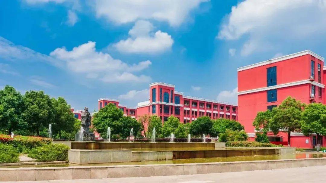 近3年,仙桃荣怀学校在省级田径运动会都有骄人的成绩,斩获了3金7银8铜