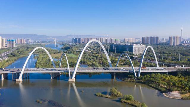 为何山西省太原市如此疯狂造城,昂贵的太原房价与太原市城市格局_的