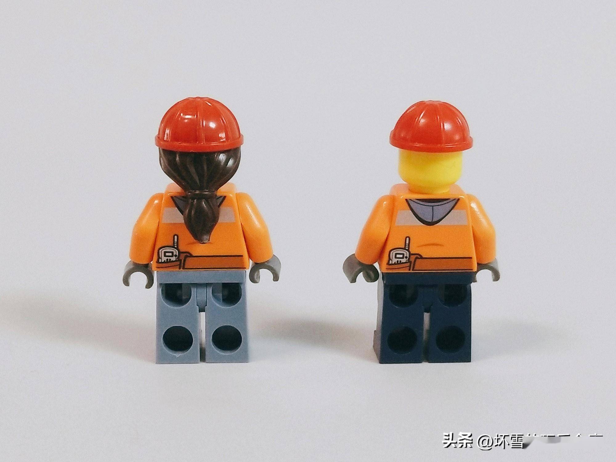 试玩乐高城市组建筑挖掘机_套装_施工_制服