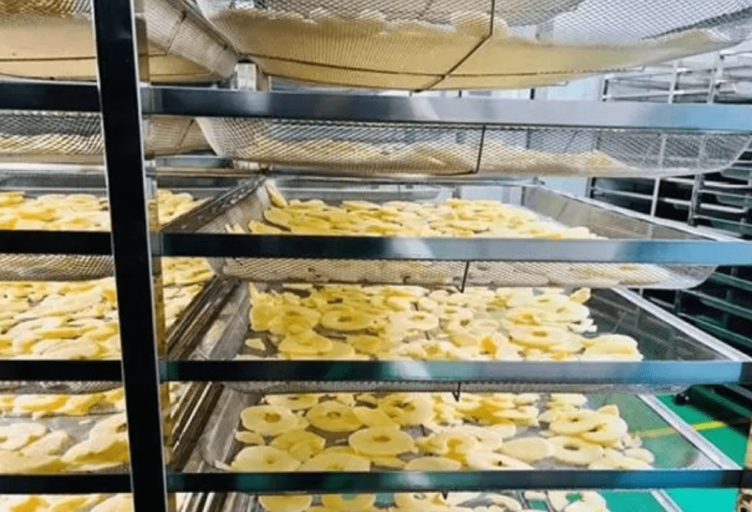 第四,是加工升级.部分苹果会被加工成苹果汁,苹果醋,苹果脆片等等.