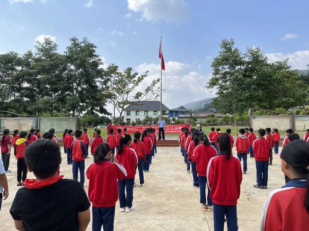 勐混曼国小学,勐混曼蚌小学,勐海镇幼儿园,勐海镇小学,为全校师生送上