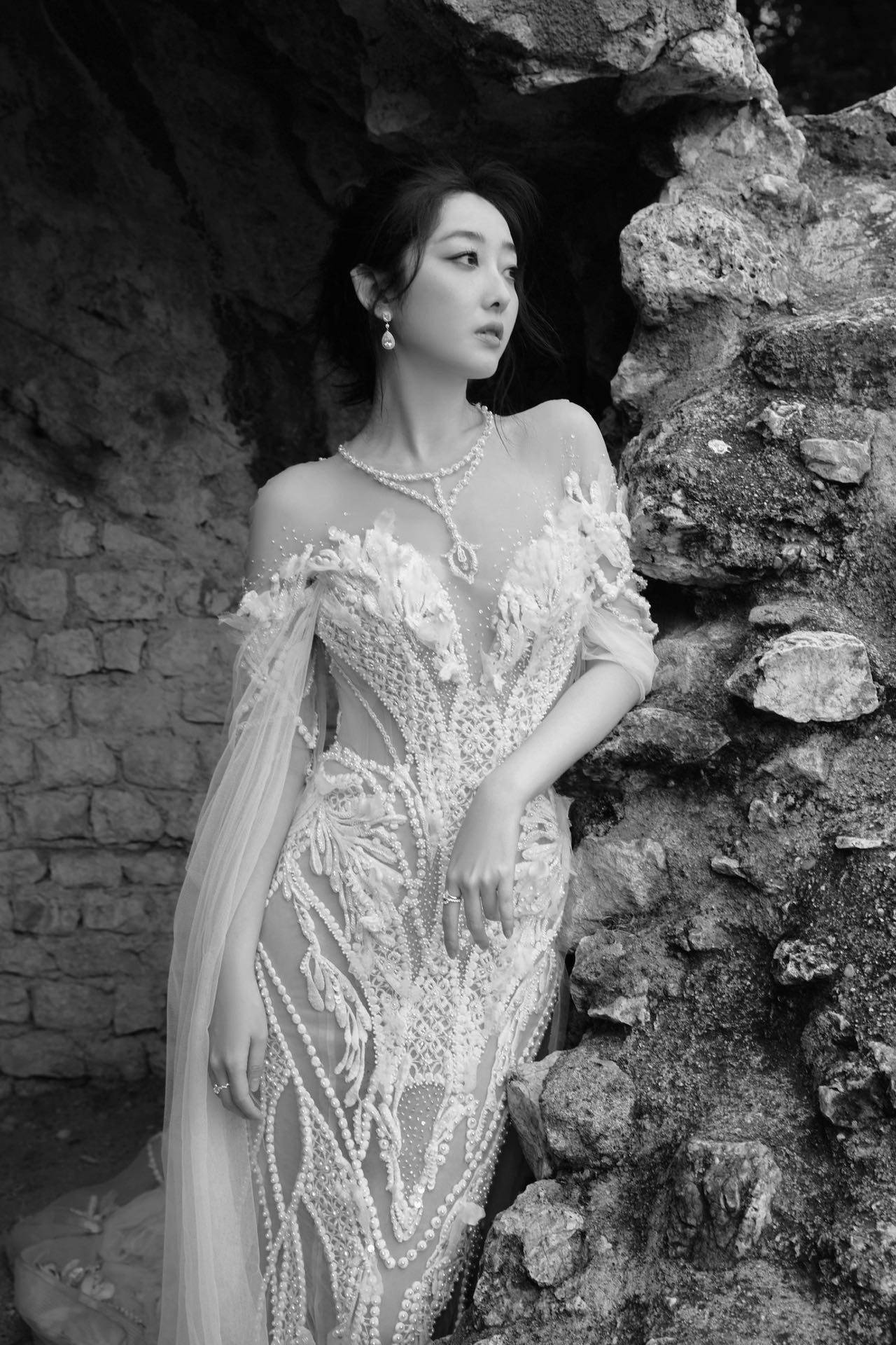 蒋梦婕出席中法电影人交流酒会 透视礼服性感美艳_造型_风格_晚宴