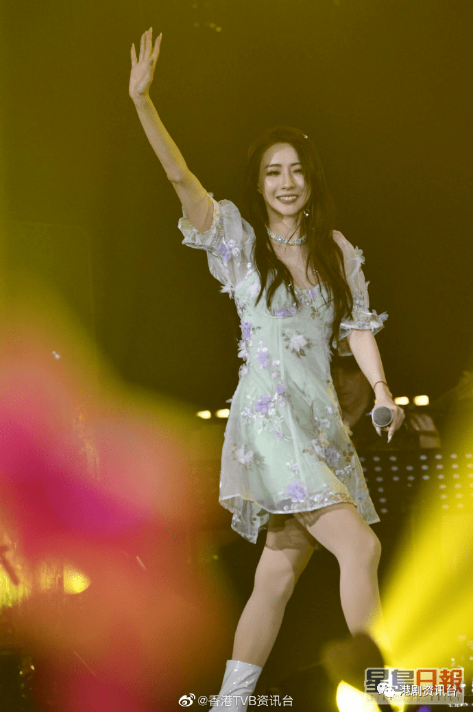 hana挑战极限露腰小背心摸胸辣14全场!