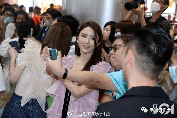 (李道瑜事前点沟通?)佢会问我有乜嘢我要注意所以我觉得佢几好.