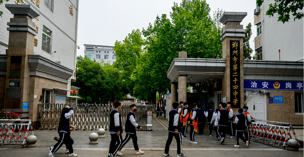 郑州市24中学图片