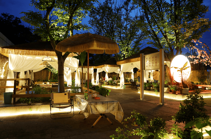 经济 促发展|绥阳:"露营 "经济掀起夏日消费新风潮_市民_烧烤_休闲吧