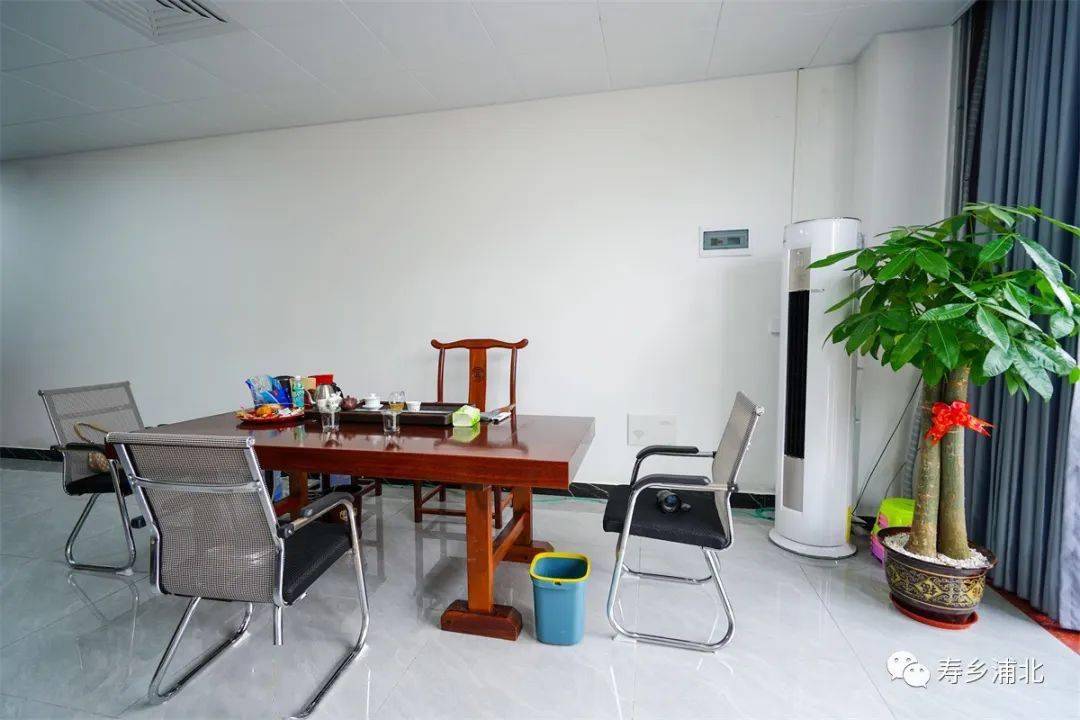 安路友汽车租赁浦北灵山双店强势来袭!奔驰宝马奥迪任你选.
