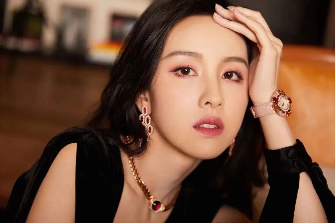 有个性的美女才叫天菜?_舒华_都灵_定义