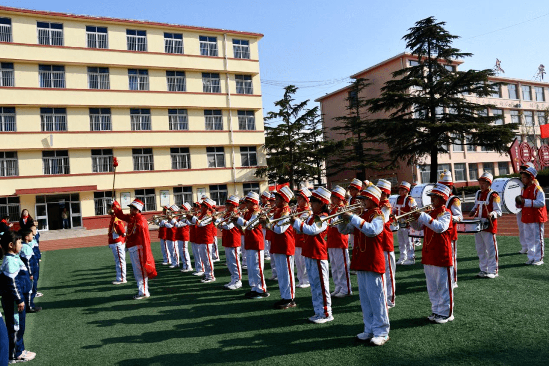 【学习二十大 争做好队员】诸城市兴华小学少先队入队仪式活动纪实