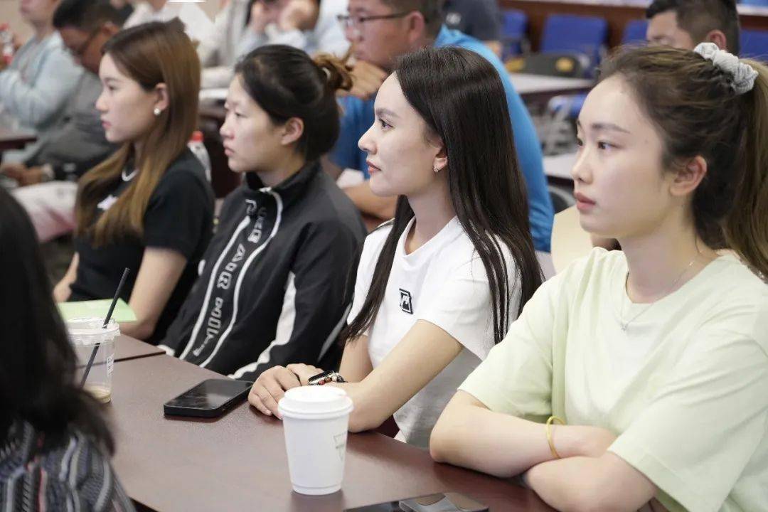 专家引领谱新篇 五一集团再扬帆_体育_仪式_工作