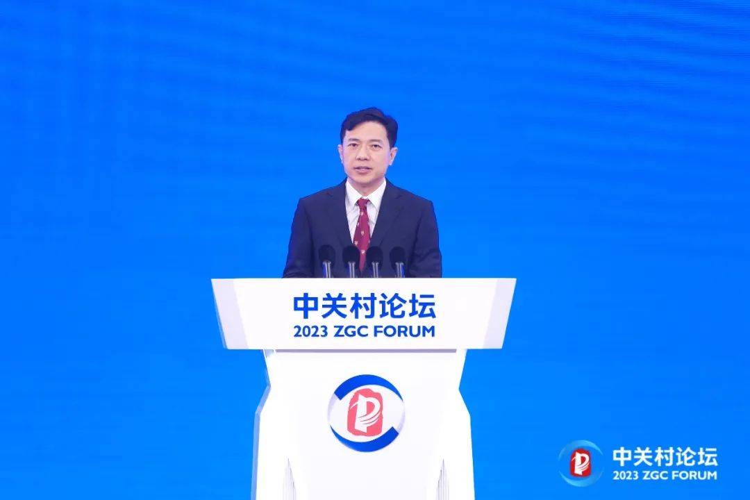百度创始人、董事长兼CEO李彦宏：要参与规则制定，就要先上“牌桌”_应用_人工智能_模型