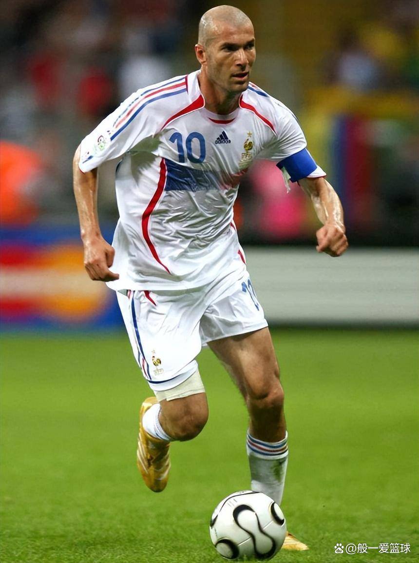 法国名宿佩蒂特认为,自从梅西夺冠后一直都有人认为他已经超越了贝利