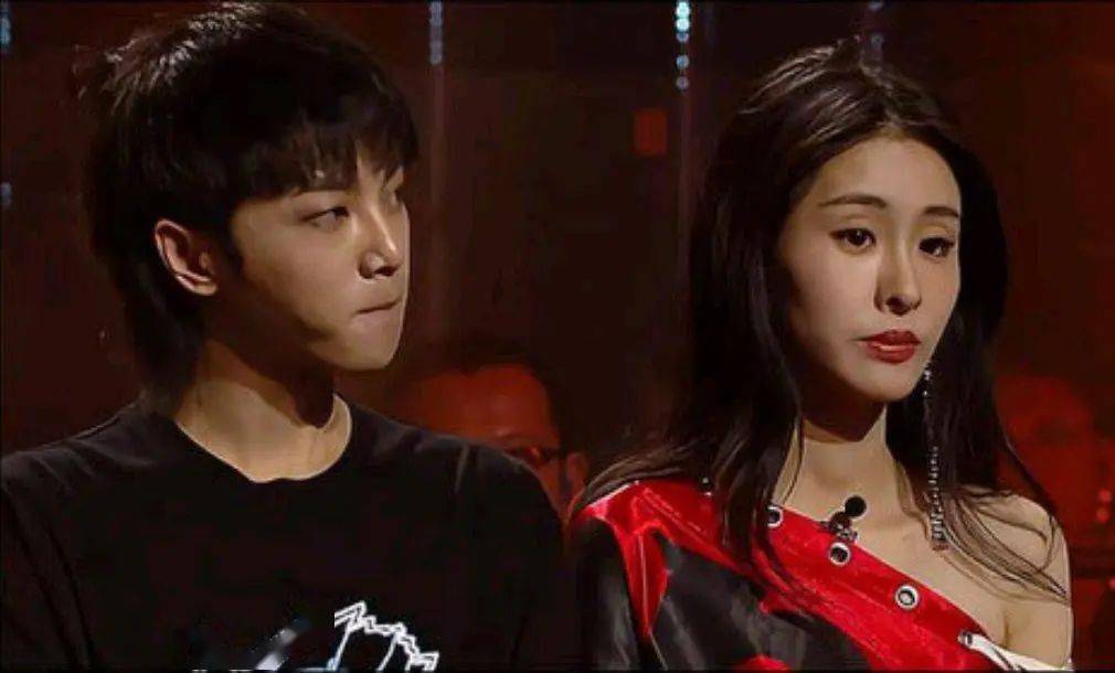 曝华晨宇不信任张碧晨,两次亲子鉴定照曝光女方不悦,孩子已4岁_网友