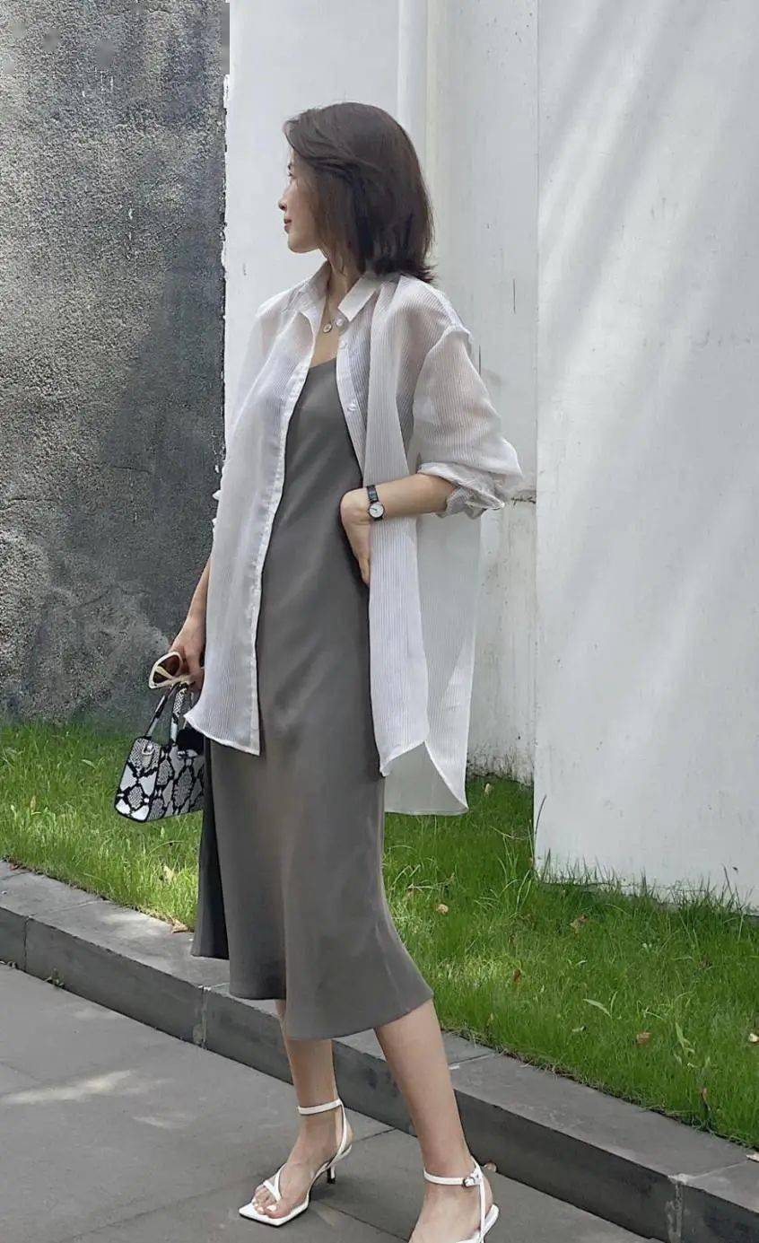 衬衫搭配吊带裙,太显气质了~_裙子_衬衣_穿着