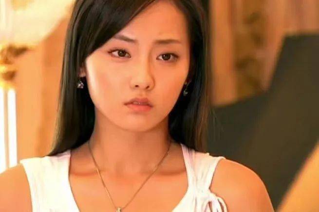 张嘉倪的丧夫美,绝了!_女孩子_网友_琼瑶