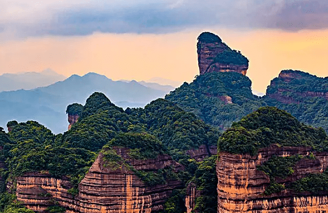 2,體驗世界最高最大的瀑布【雲門山觀景電梯瀑布 玻璃橋】.