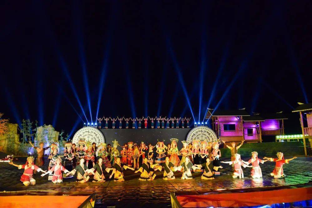 《梦·巴马》实景演出采用世界顶级灯光音响设备.