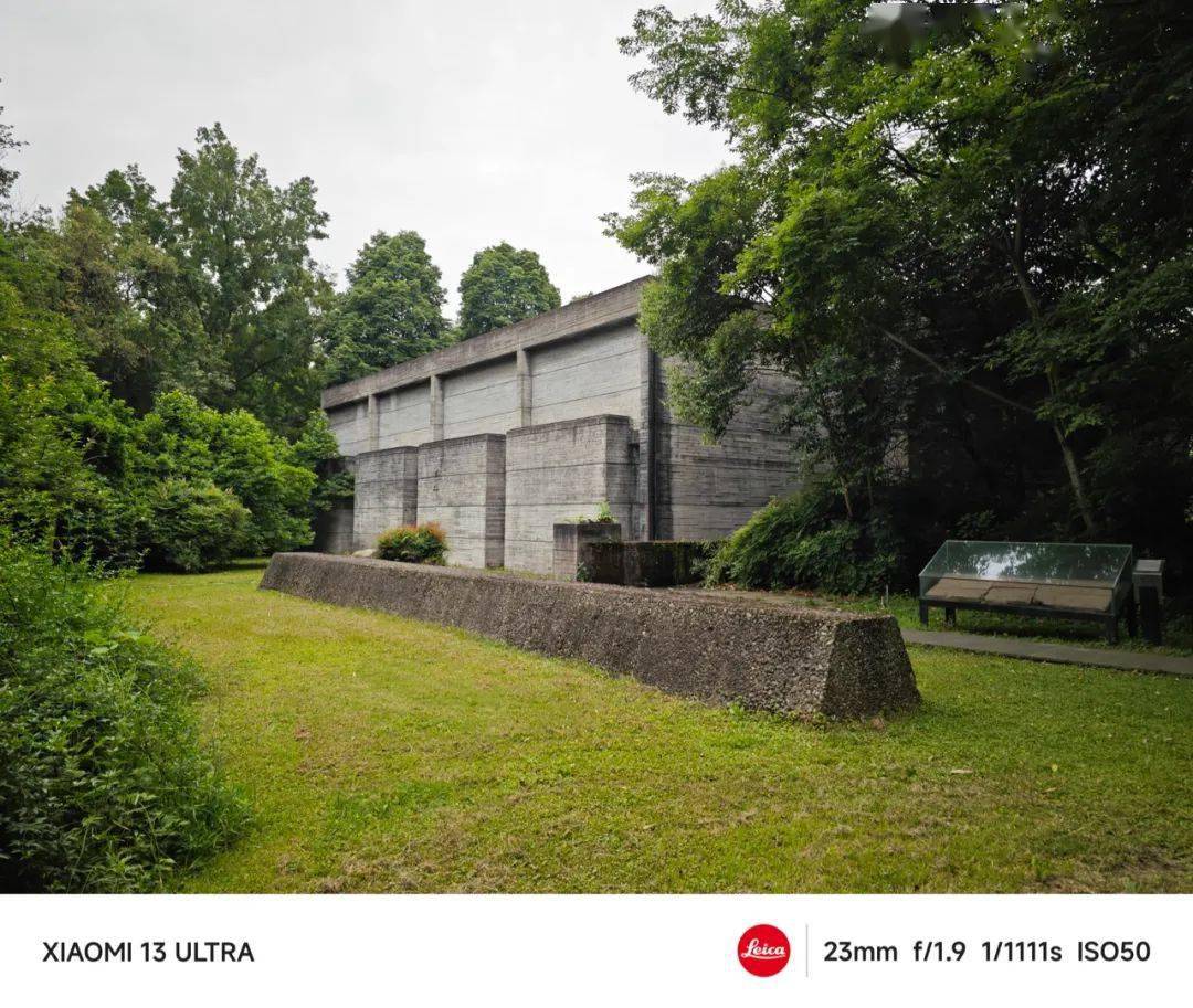 由著名建筑师刘家琨打造的鹿野苑石刻艺术博物馆