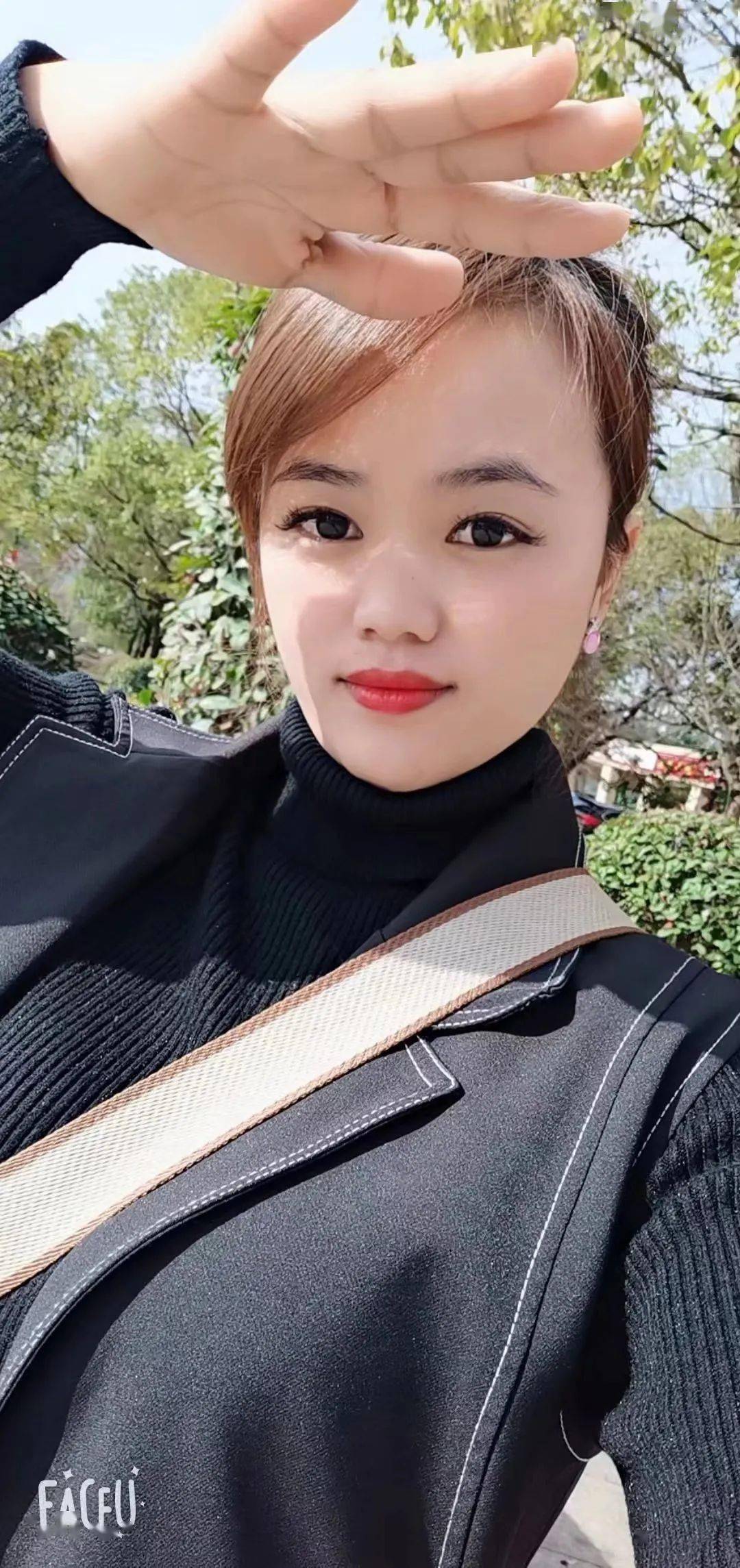 四(1)班罗悦晗家长王丽霞她热心班级事务,积极配合老师做好学生的教育