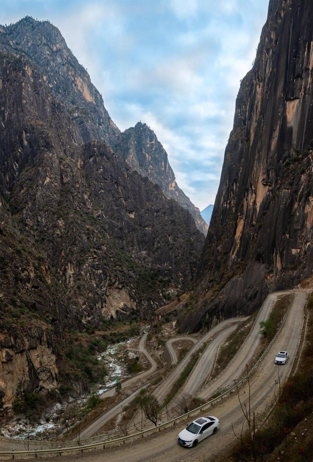 穿越媲美独库的神秘滇藏天路——丙察察!_越野_因为_公路