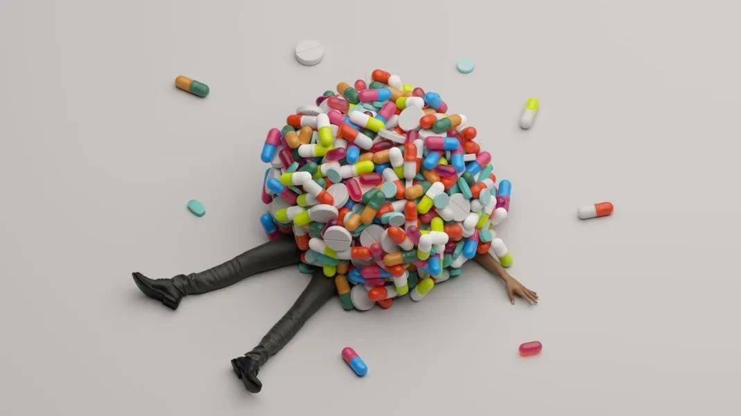 背景介绍:近日,美国疾病预防控制中心公布数据显示,药物过量已成为