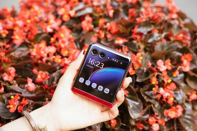 moto razr 40 ultra评测:最大外屏&最轻的竖折小手机