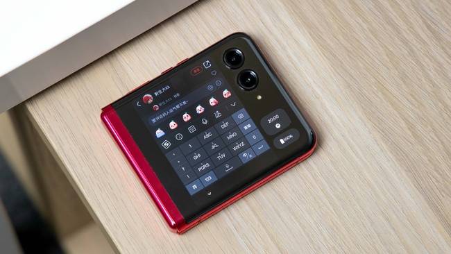 moto razr 40 ultra评测:最大外屏&最轻的竖折小手机