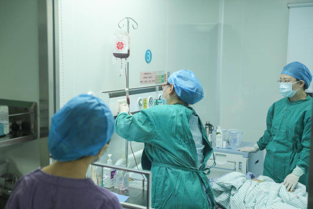 "川粤"千里的救治!四川志愿者捐献"骨髓"救治广东白血病产妇