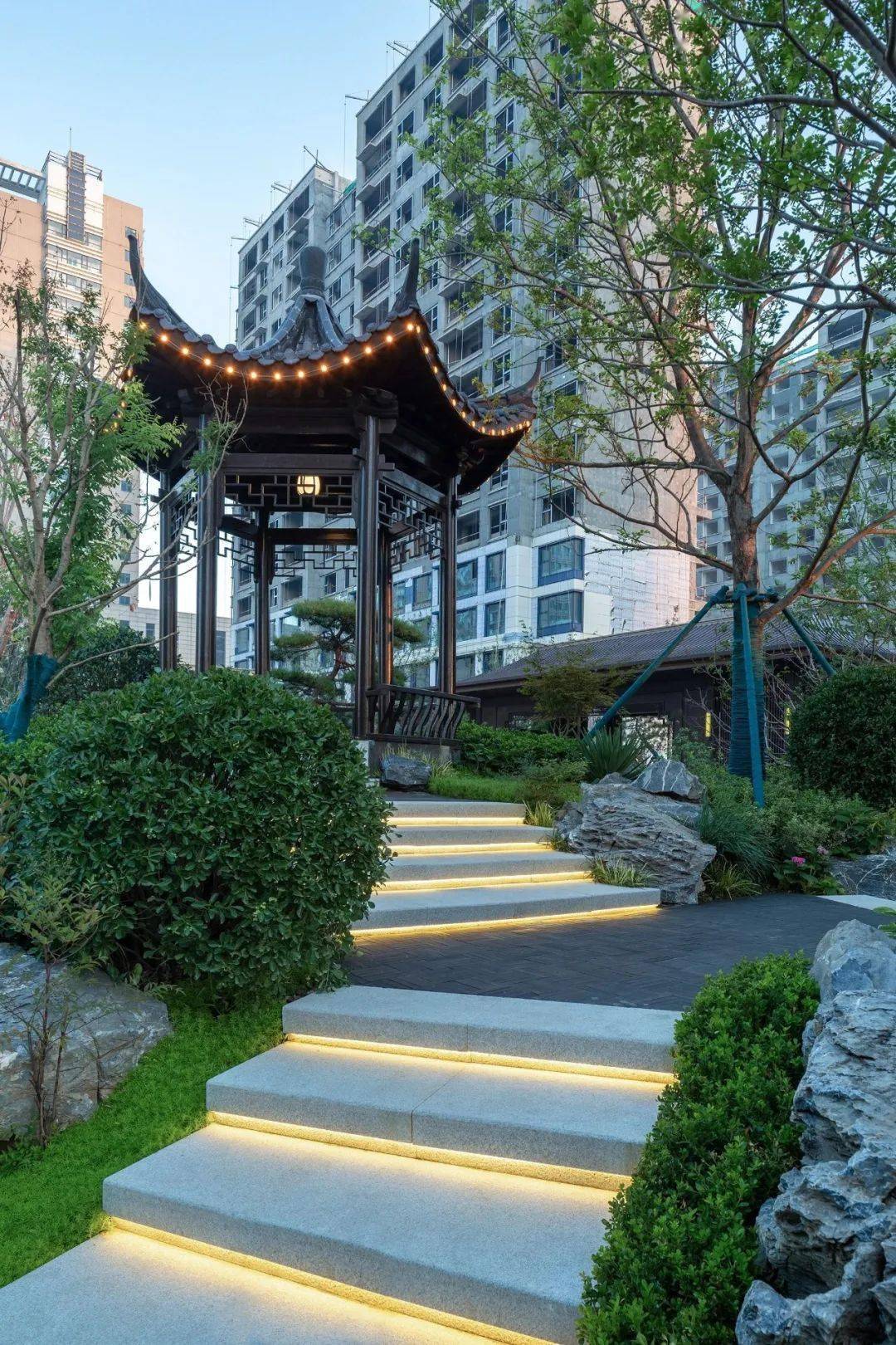 南京-中北·金基朗樾府△合肥龙湖·天玺△四川领地莲花湖[黑山胜