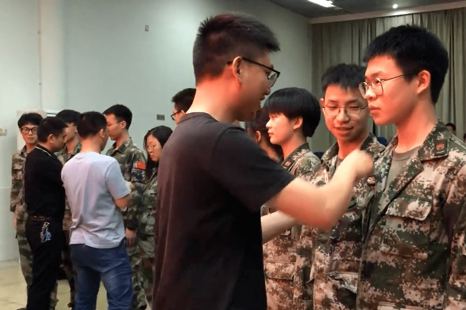 衔仪式在浏阳三中报告厅举行,学校副校长李盛华,高三年级部主任章永顺