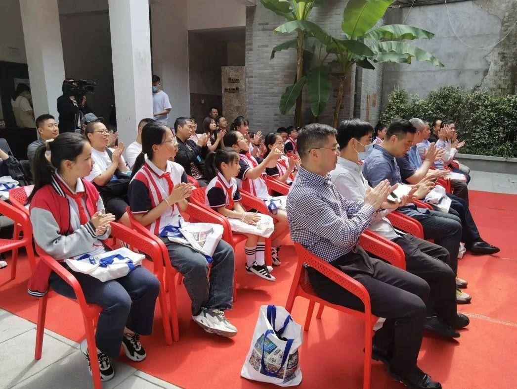 海宁硖石小学,盐仓学校以书画联展庆"六一"_作品_教育_水墨