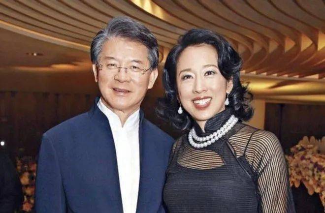 郭晶晶婆婆离婚后不要财产,转身再嫁百亿富豪,竟成最后赢家_侯玉婷