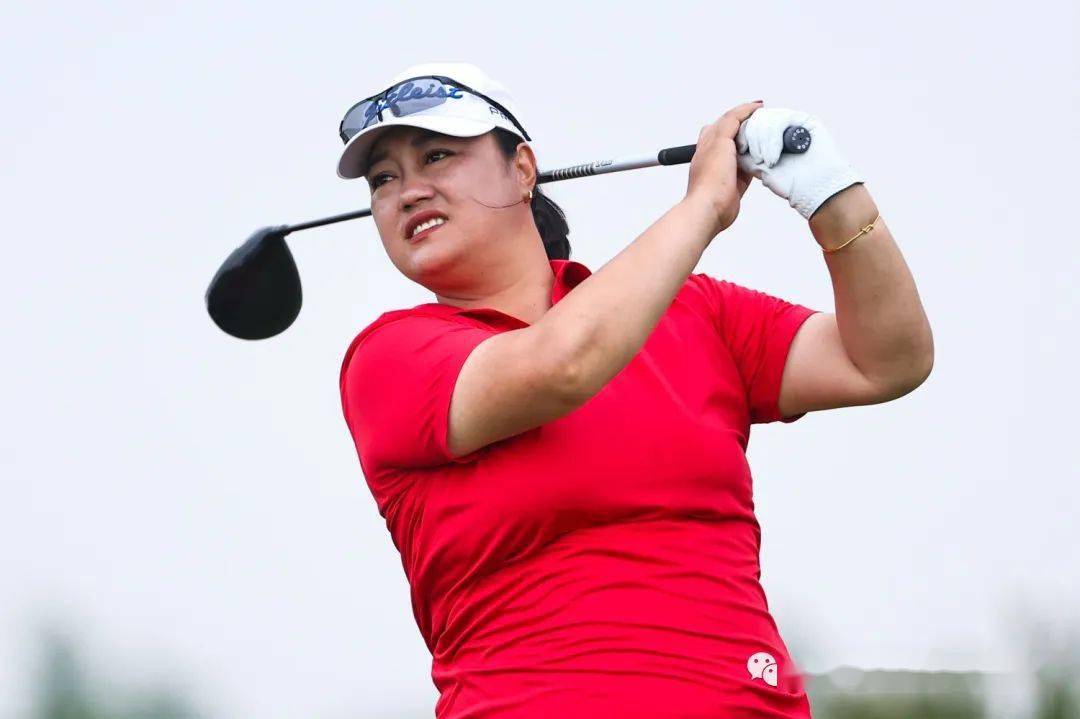 卢丽:梦想如此扎实,一对马匹也不能把它踩散_高尔夫_职业_三菱重工