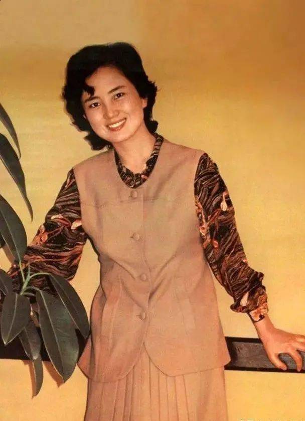 72岁张金玲近照曝光!昔日"最美女人"如今竟活成了这样.