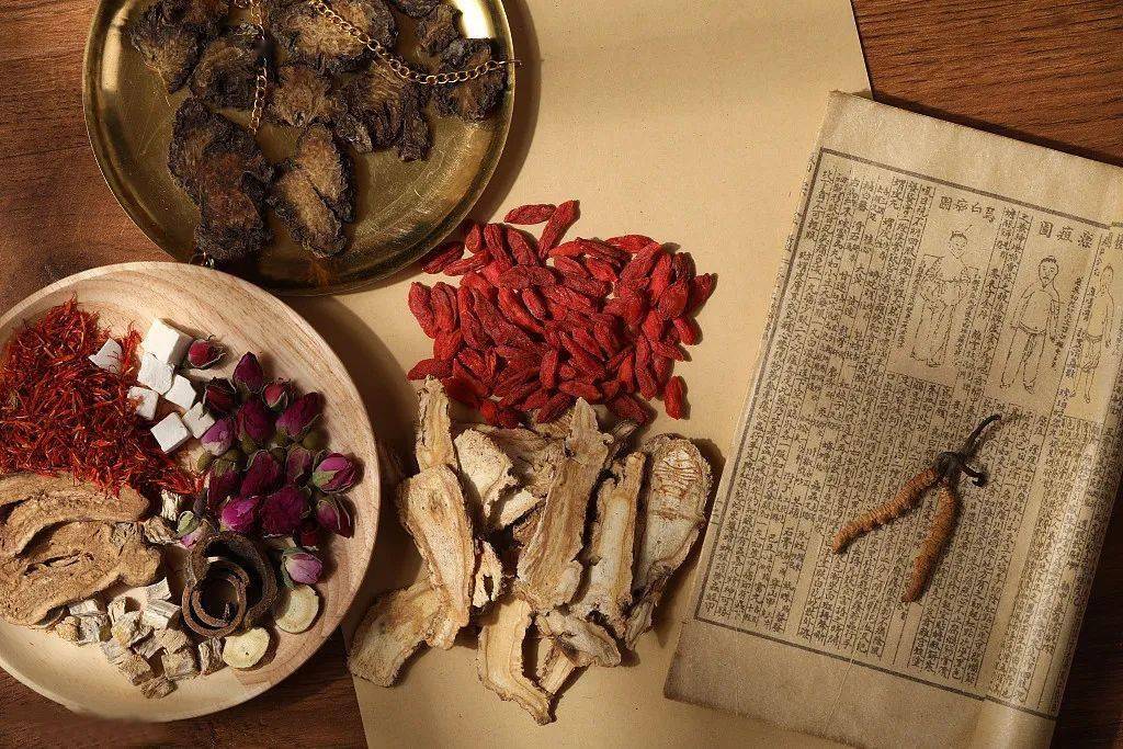 祛湿降血压,这两个古方值得一试!_mmhg_眩晕_黄连温