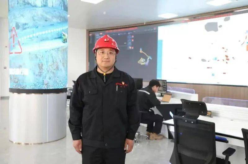 【最闪耀的星】包钢白云铁矿 耿飞(语音版)