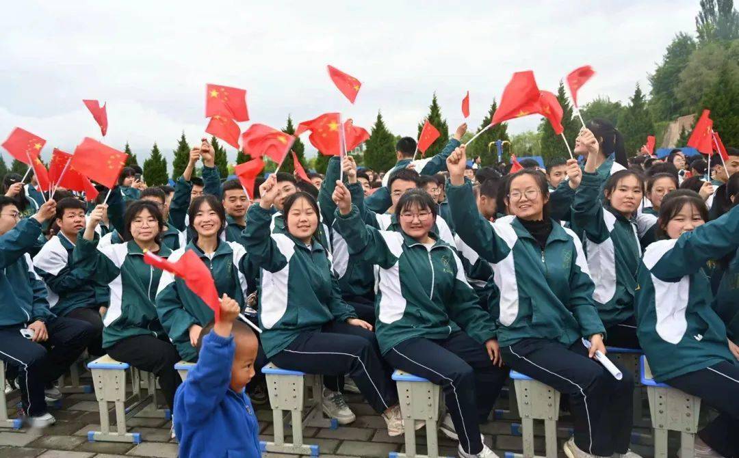 青春不散场 铸梦正当时——武山二中成功举行2023届高三毕业典礼_活动