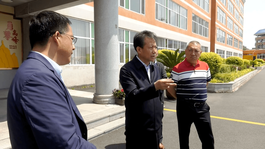 戴存鹤检查高考准备工作_通化_考场_保障