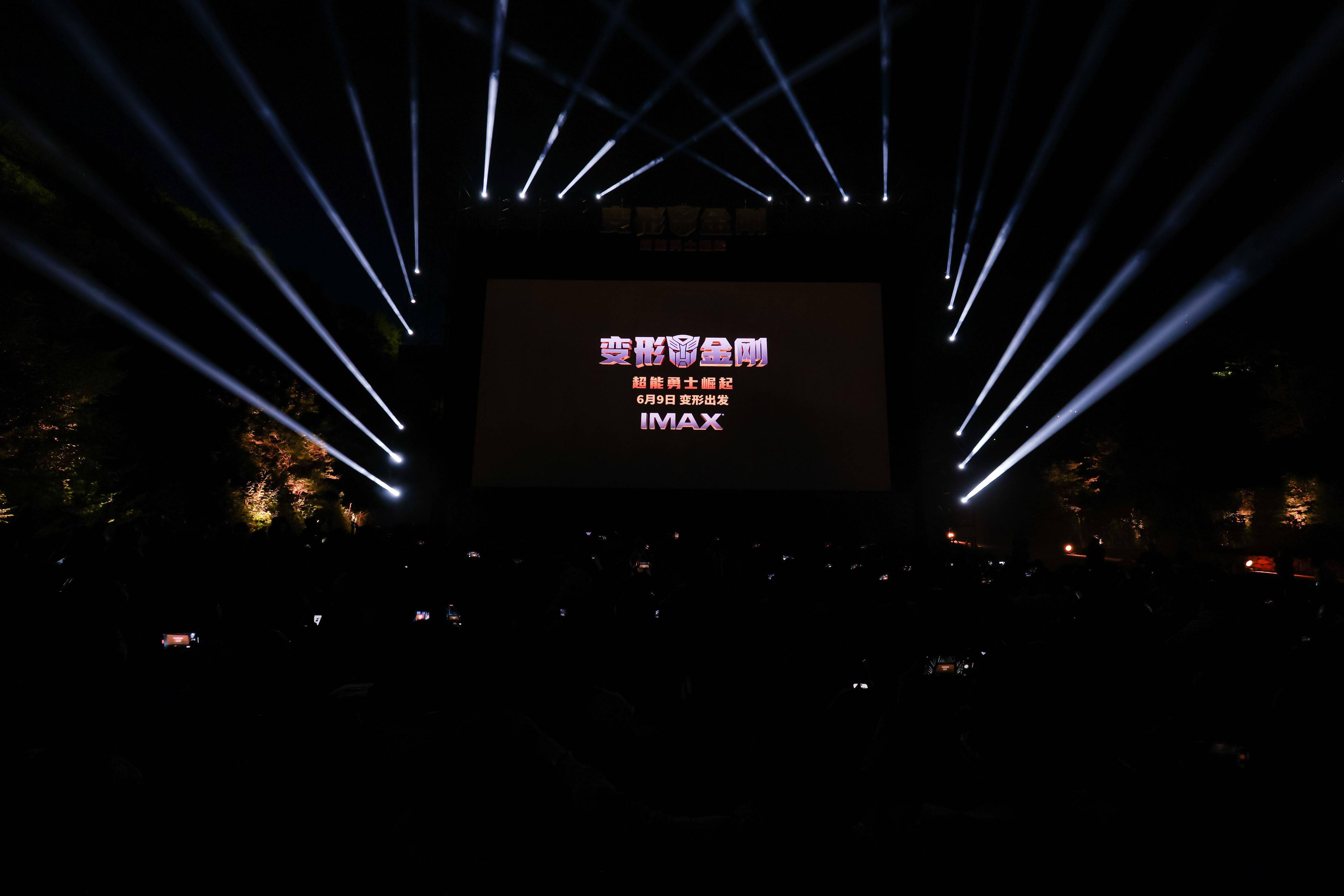 博纳文图拉(lorenzo di bonaventura)在接受受访时就由衷赞叹"太酷了"