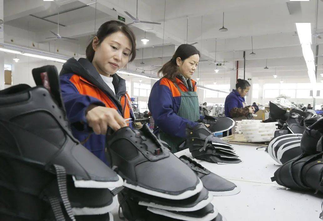 【"四新""四化"新道真】贵州湃瑞斯鞋业有限公司