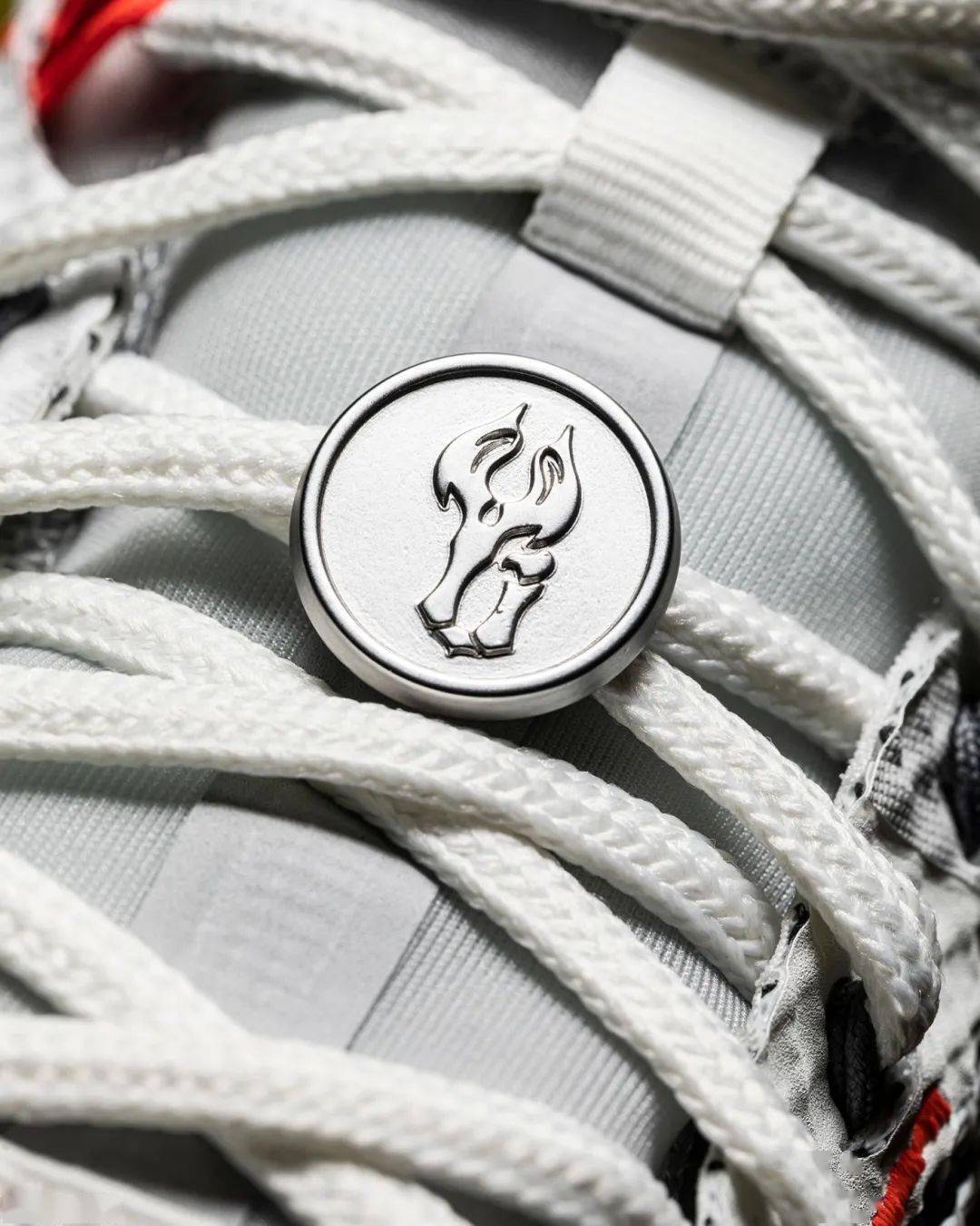 nike「易建联 pe」终于来了!这个细节瞬间泪目!_air_方面_篮球