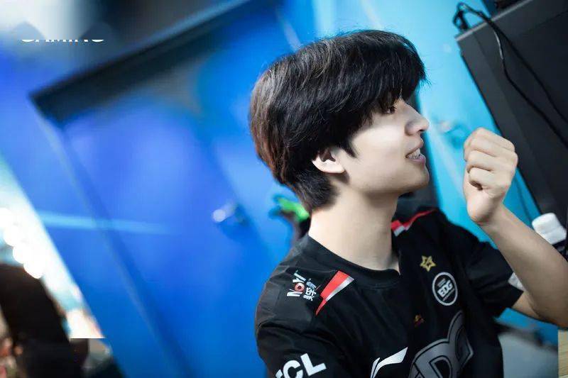 knight开局见369亮弱爆质问:什么情况?